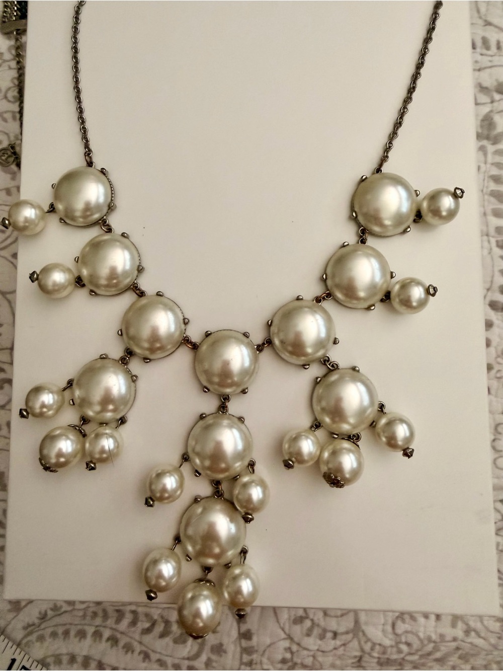 Classic 1980’s Vintage Bubble Necklace in White
